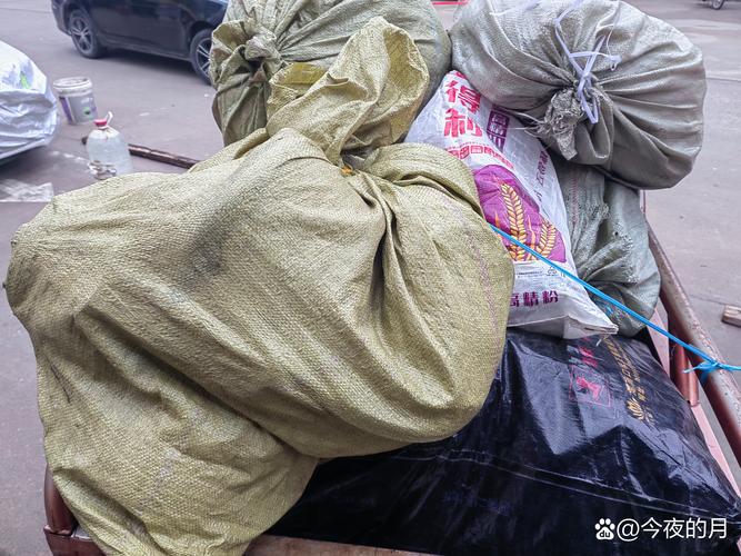 攒160个纸袋卖180元，一个纸袋多少钱
