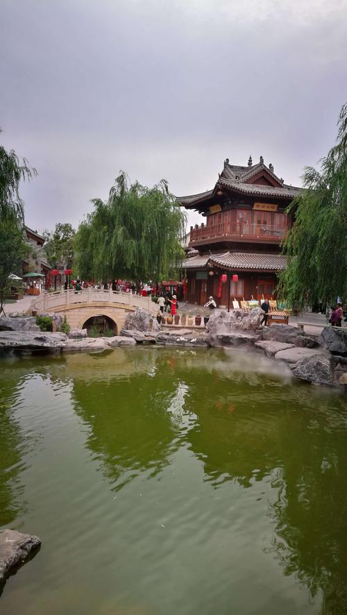 洛阳一湖底出现塌方，洛阳塌陷