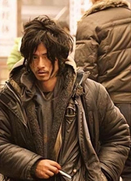 美国最帅乞丐走红，美国最帅乞丐走红毯视频